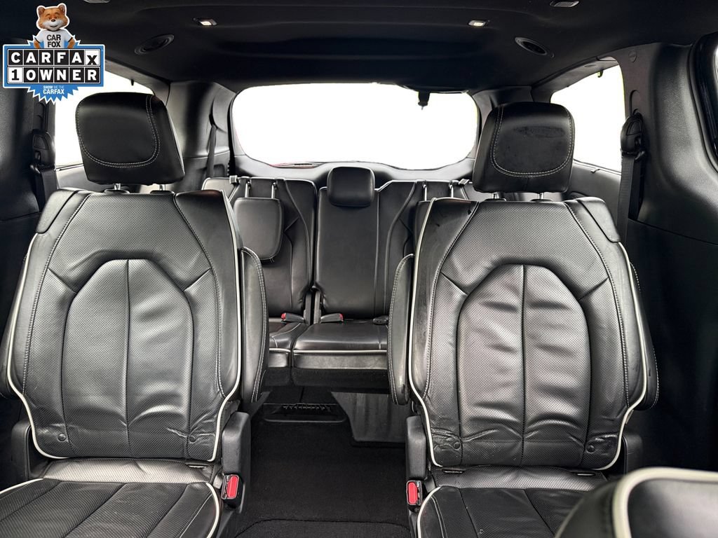 Certified 2025 Chrysler Pacifica Limited FWD image 15