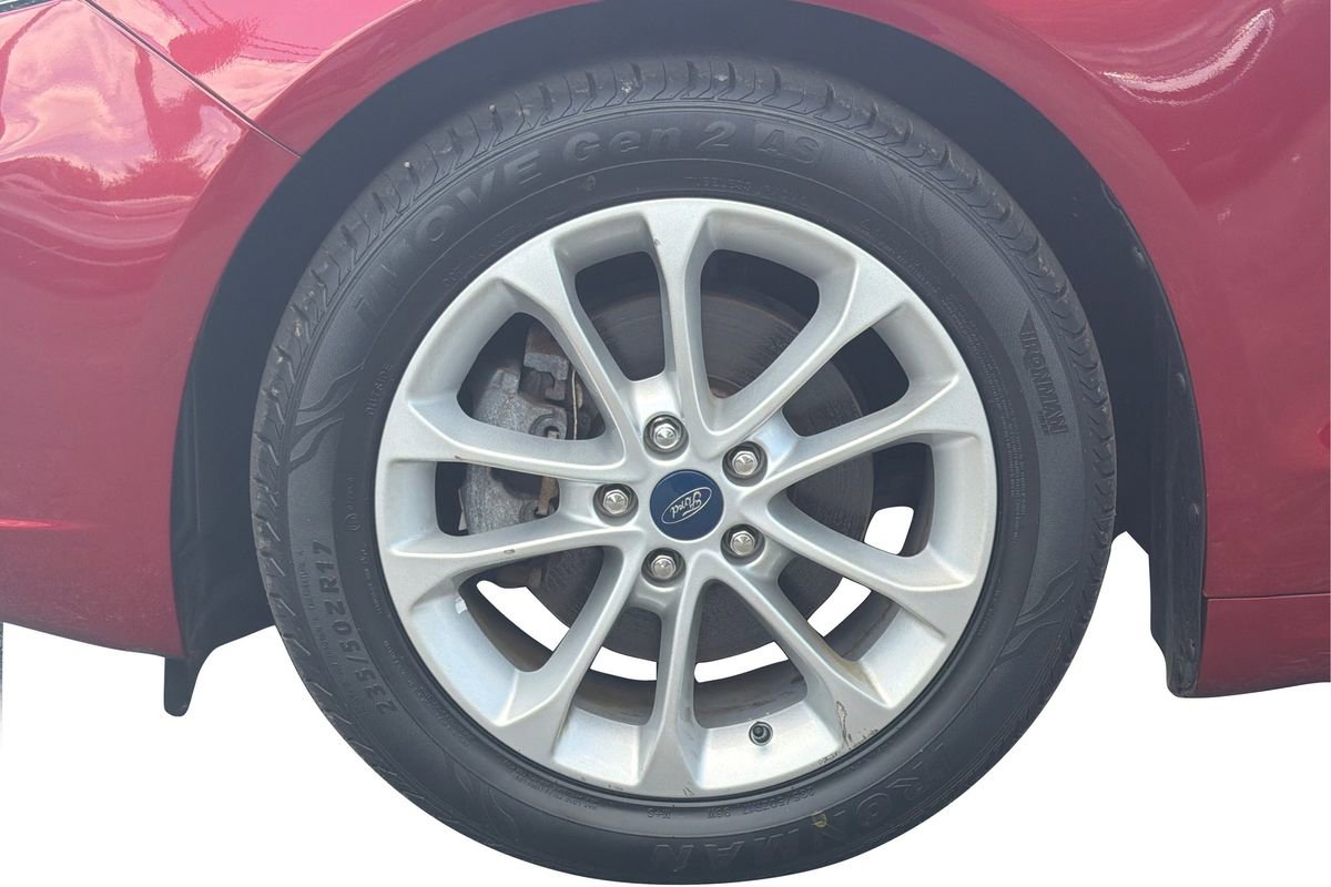 Used 2019 Ford Fusion SEL FWD image 27