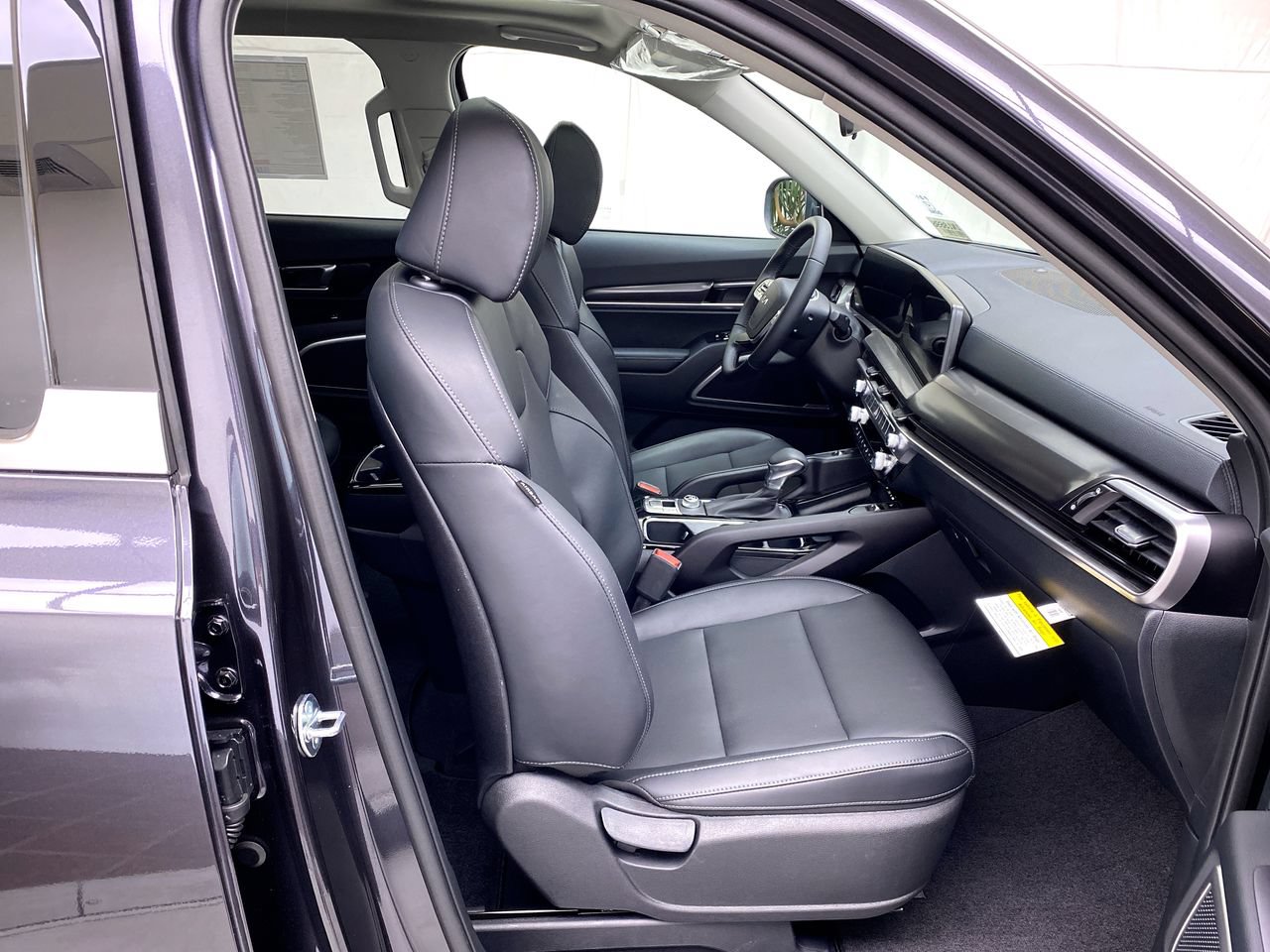 Certified 2025 Kia Telluride S FWD image 30