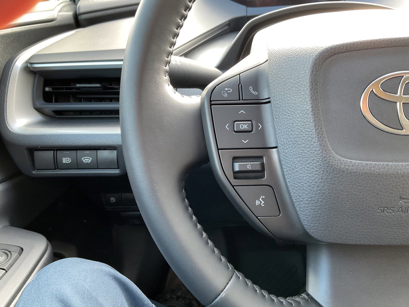 Used 2024 Toyota Prius LE image 22