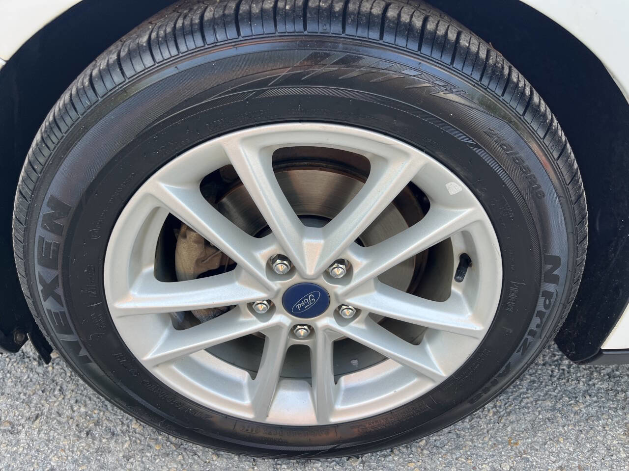 Used 2015 Ford Focus SE image 32