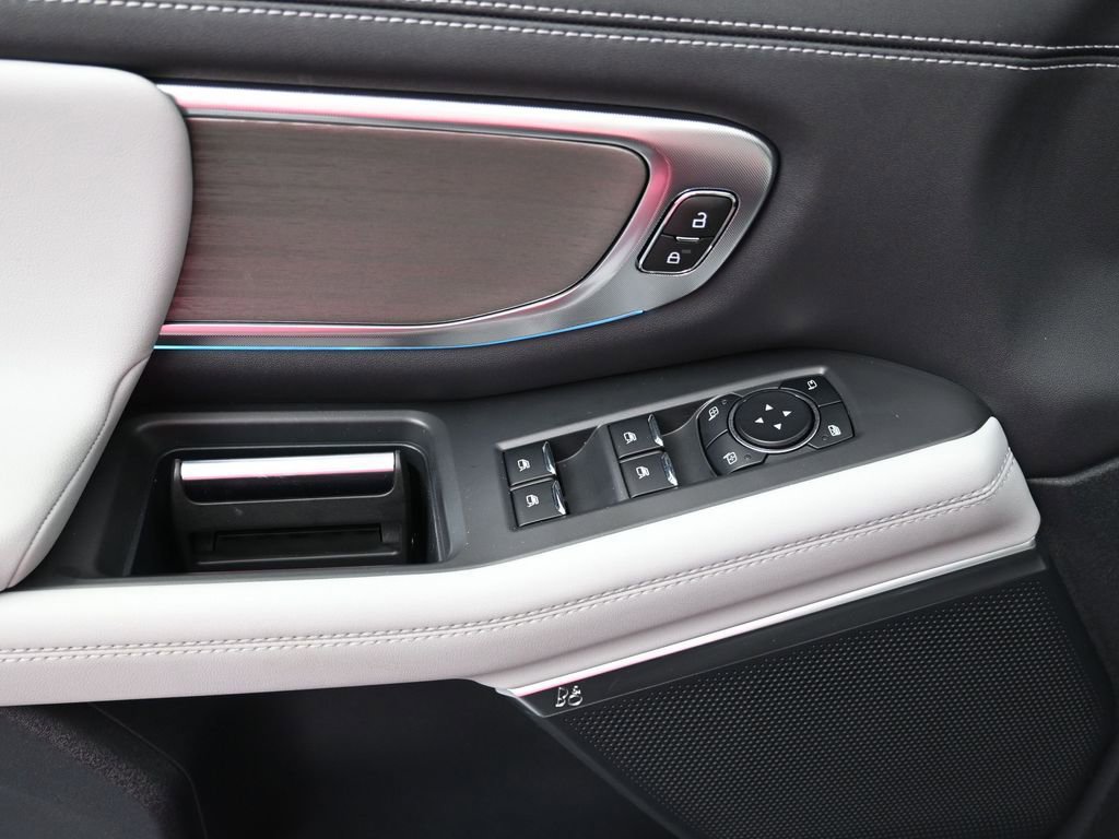 New 2026 Ford Expedition Platinum w/ Driver's Package AWD/4WD image 11