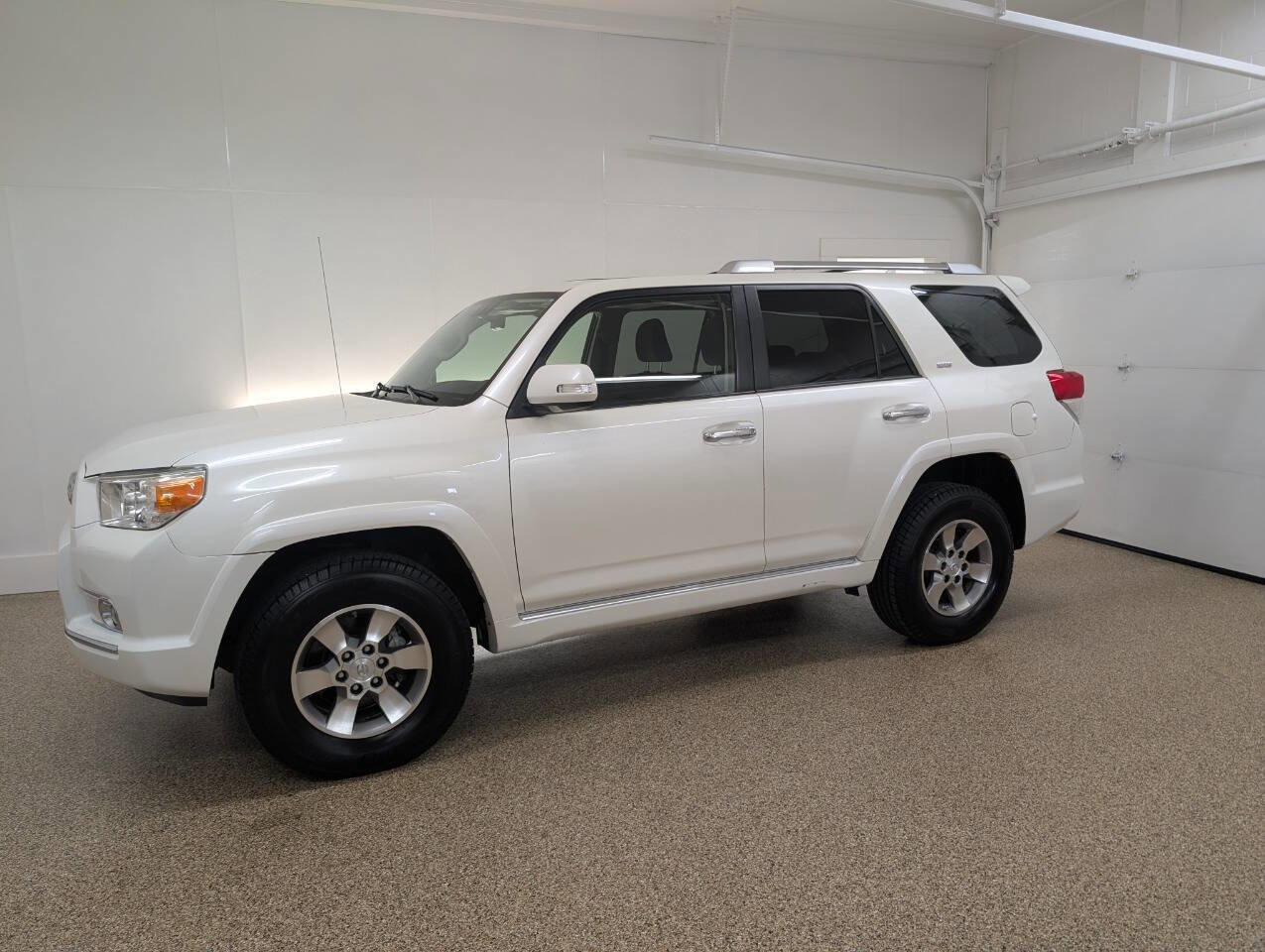Used 2010 Toyota 4Runner SR5 image 1