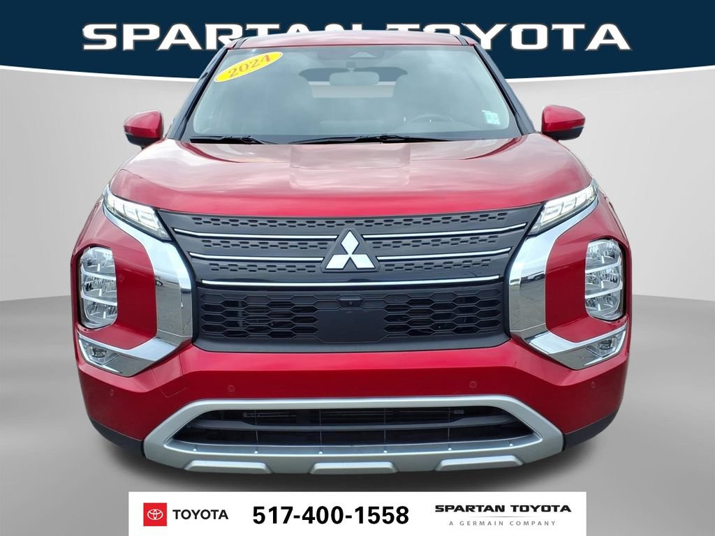 Used 2024 Mitsubishi Outlander SE FWD image 2