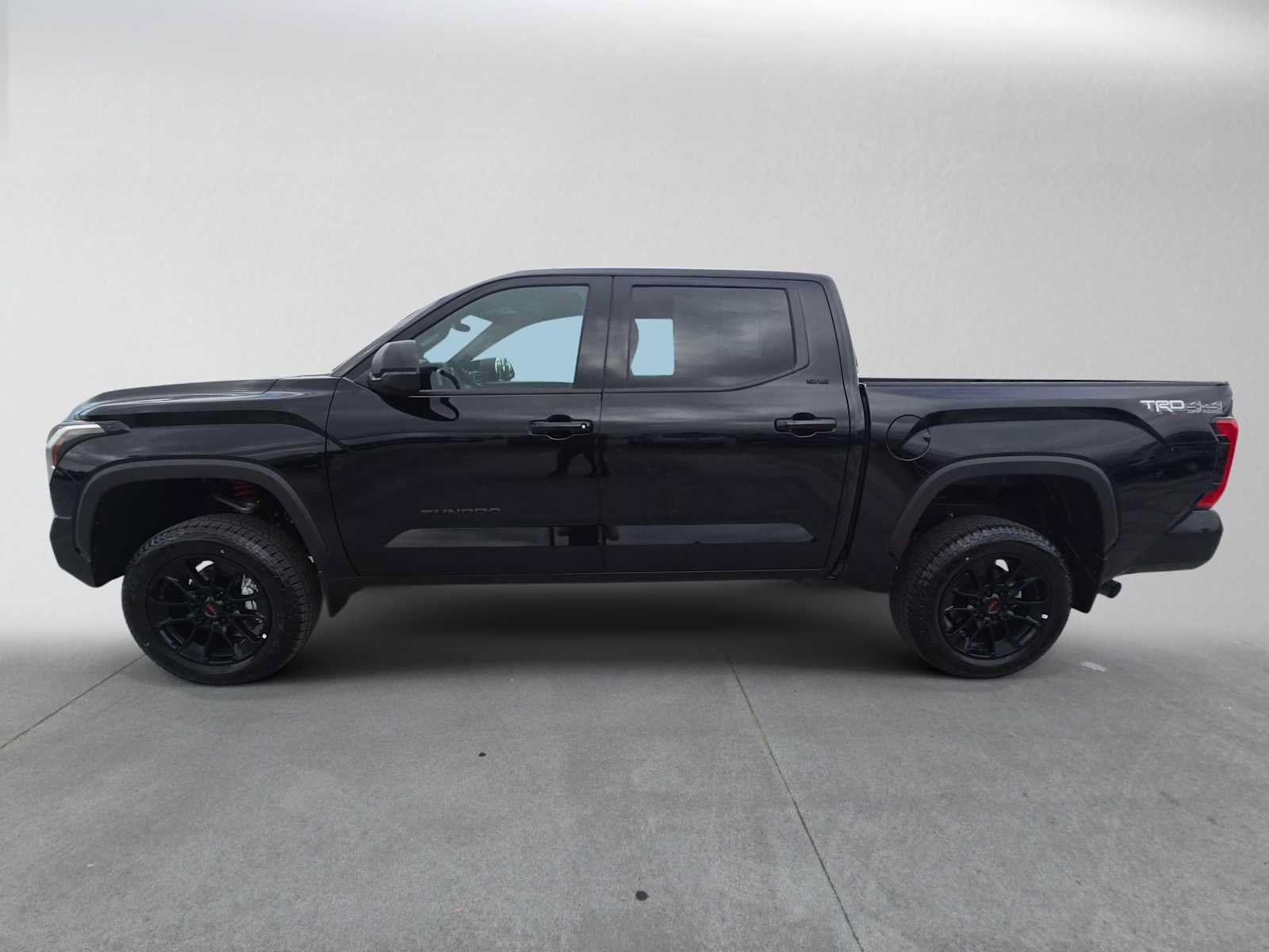 Used 2026 Toyota Tundra SR5 w/ TRD Off-Road Premium Package AWD/4WD image 4