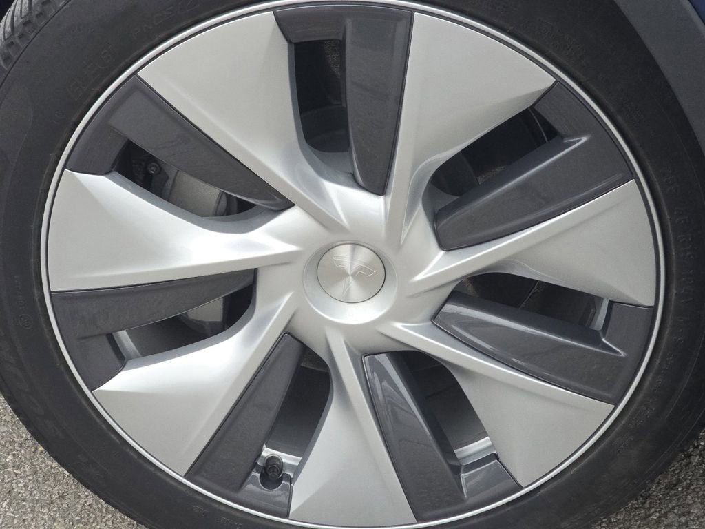 Used 2024 Tesla Model Y Long Range image 7