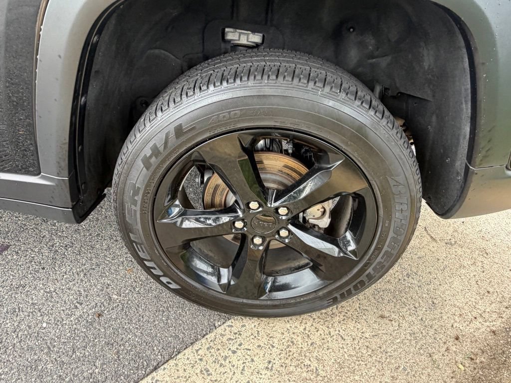 Certified 2025 Jeep Grand Cherokee Altitude AWD/4WD image 14
