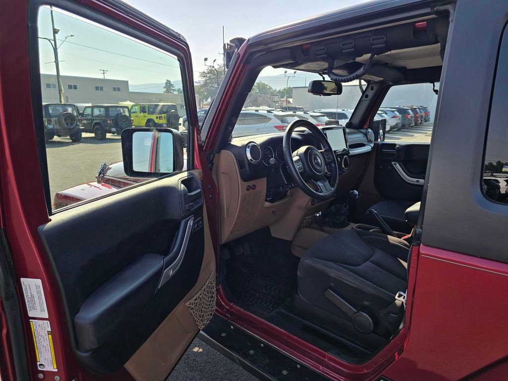 Used 2013 Jeep Wrangler Sahara w/ Connectivity Group AWD/4WD image 14