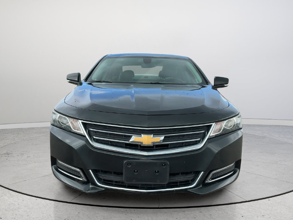 Used 2019 Chevrolet Impala LT FWD image 2