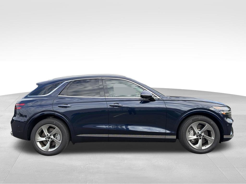 Used 2026 Genesis GV70 2.5T Advanced AWD/4WD image 2
