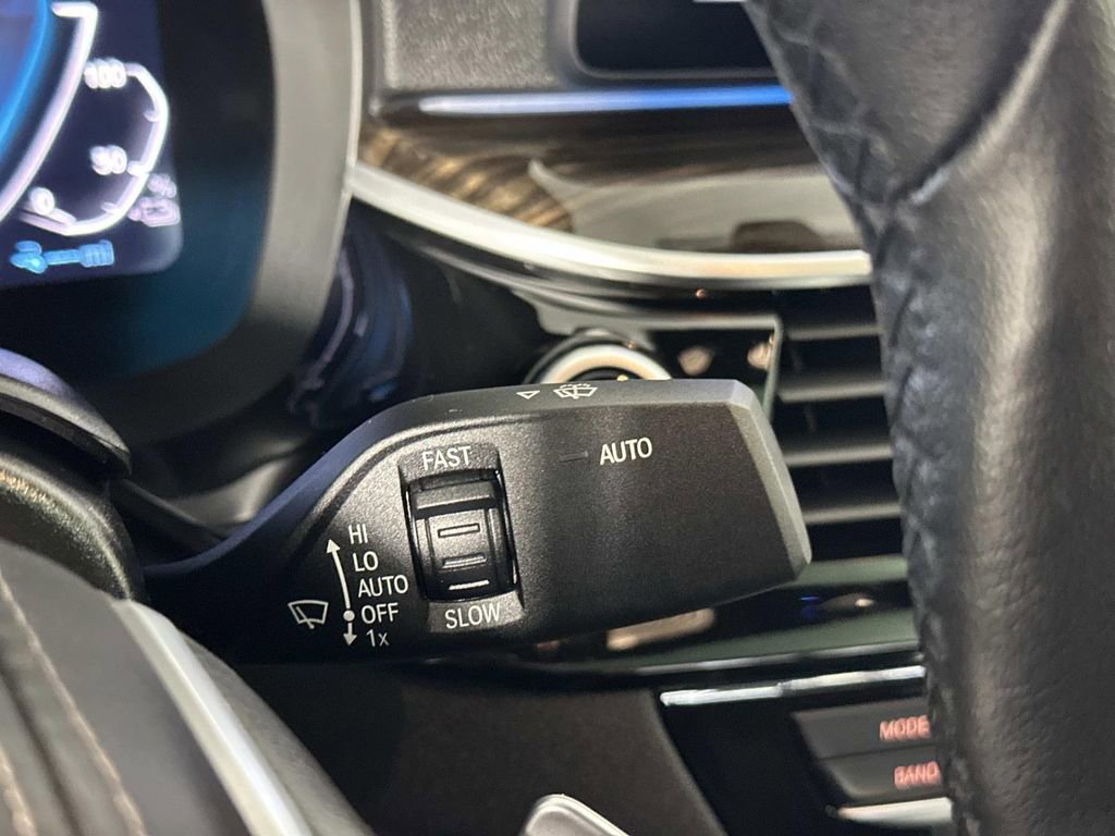 Used 2023 BMW 530e xDrive w/ Premium Package image 21