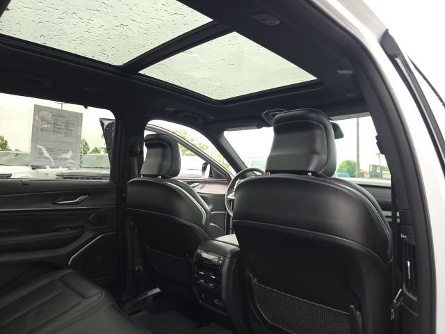 Used 2025 Jeep Grand Cherokee L Overland w/ Advanced Protech Group III AWD/4WD image 54