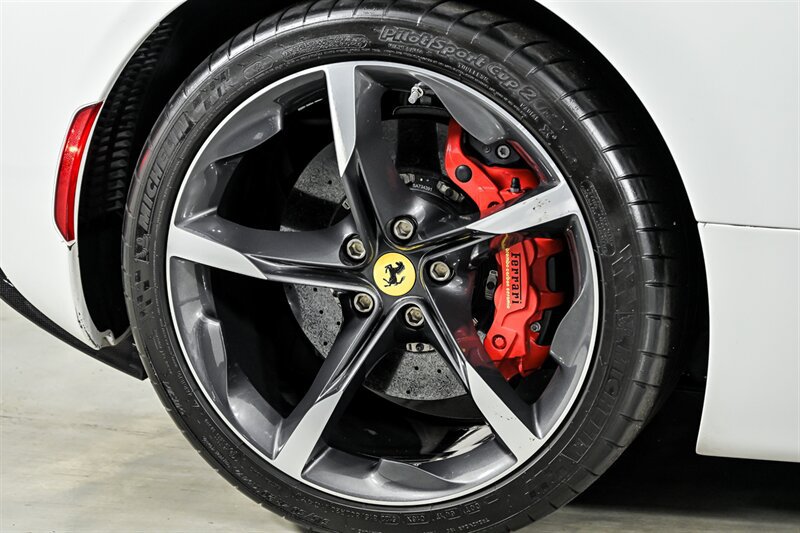 Used 2023 Ferrari SF90 Spider AWD/4WD image 11