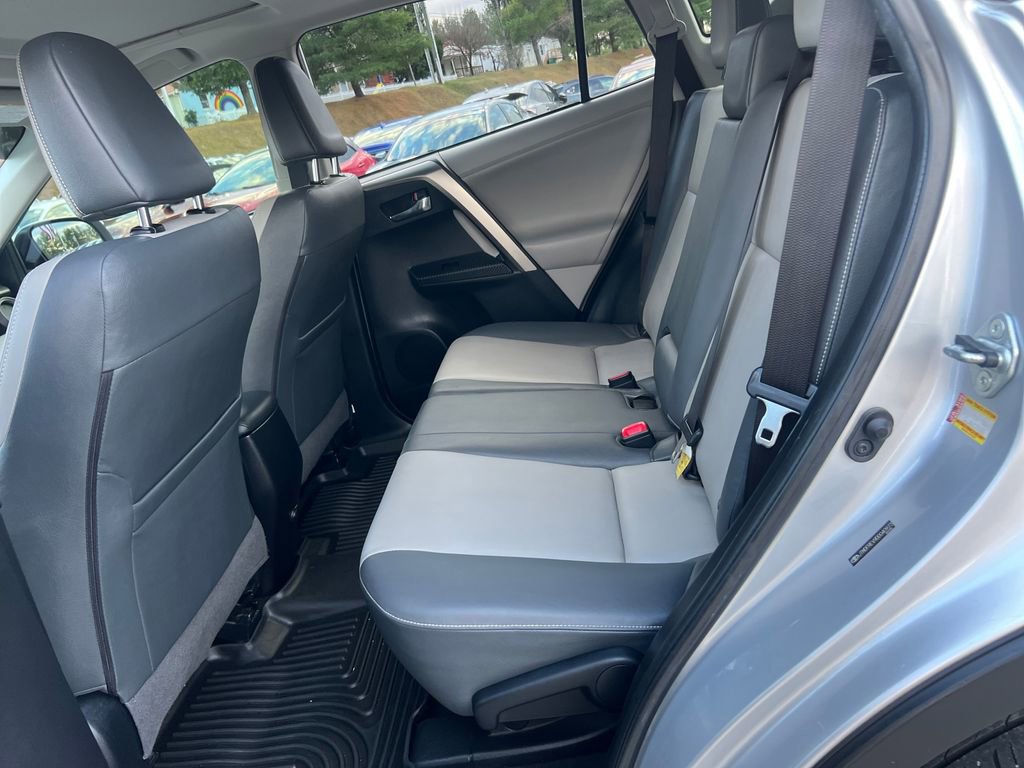 Used 2013 Toyota RAV4 Limited image 25