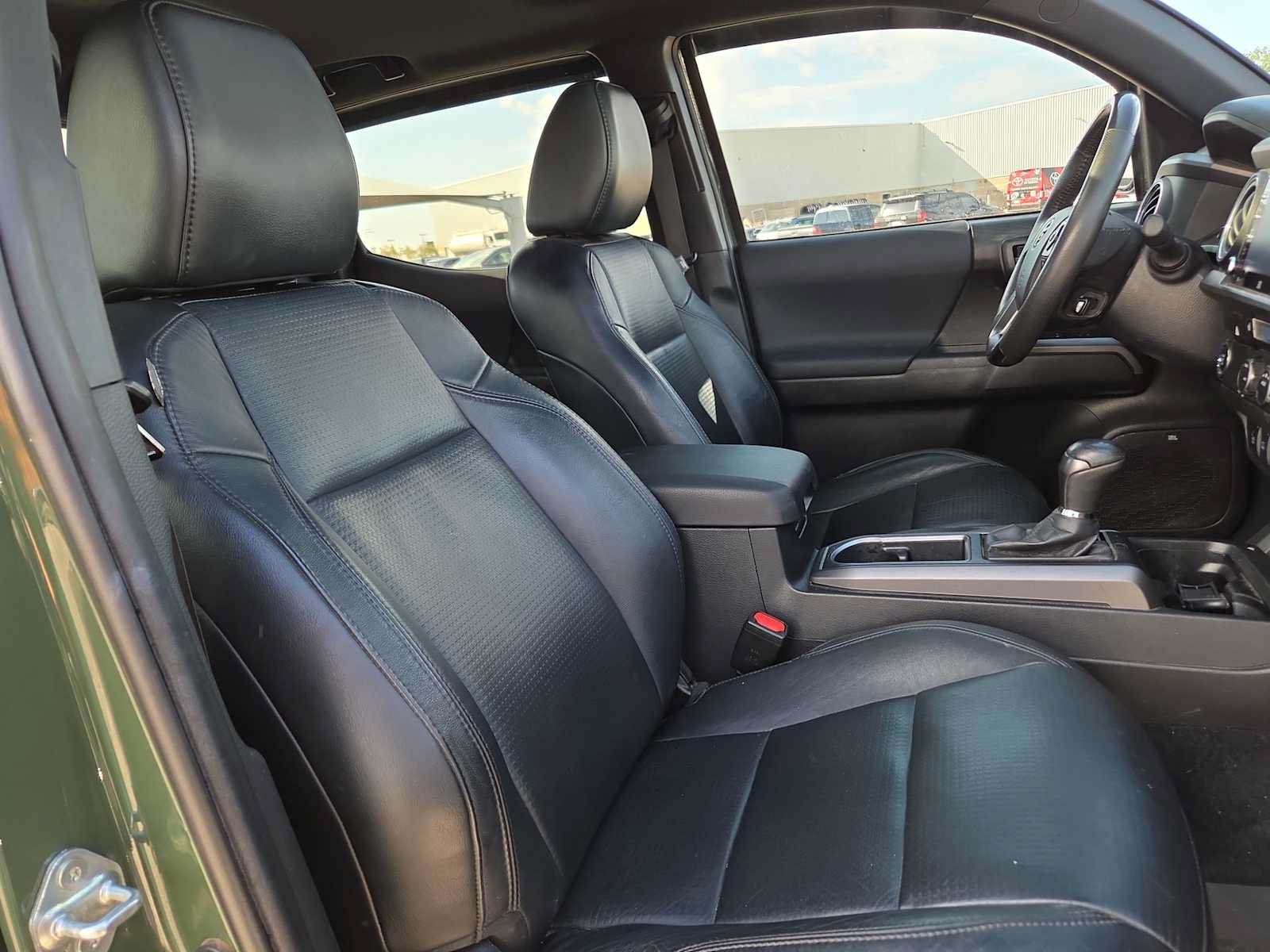 Used 2021 Toyota Tacoma TRD Sport w/ TRD Premium Sport Package RWD image 17