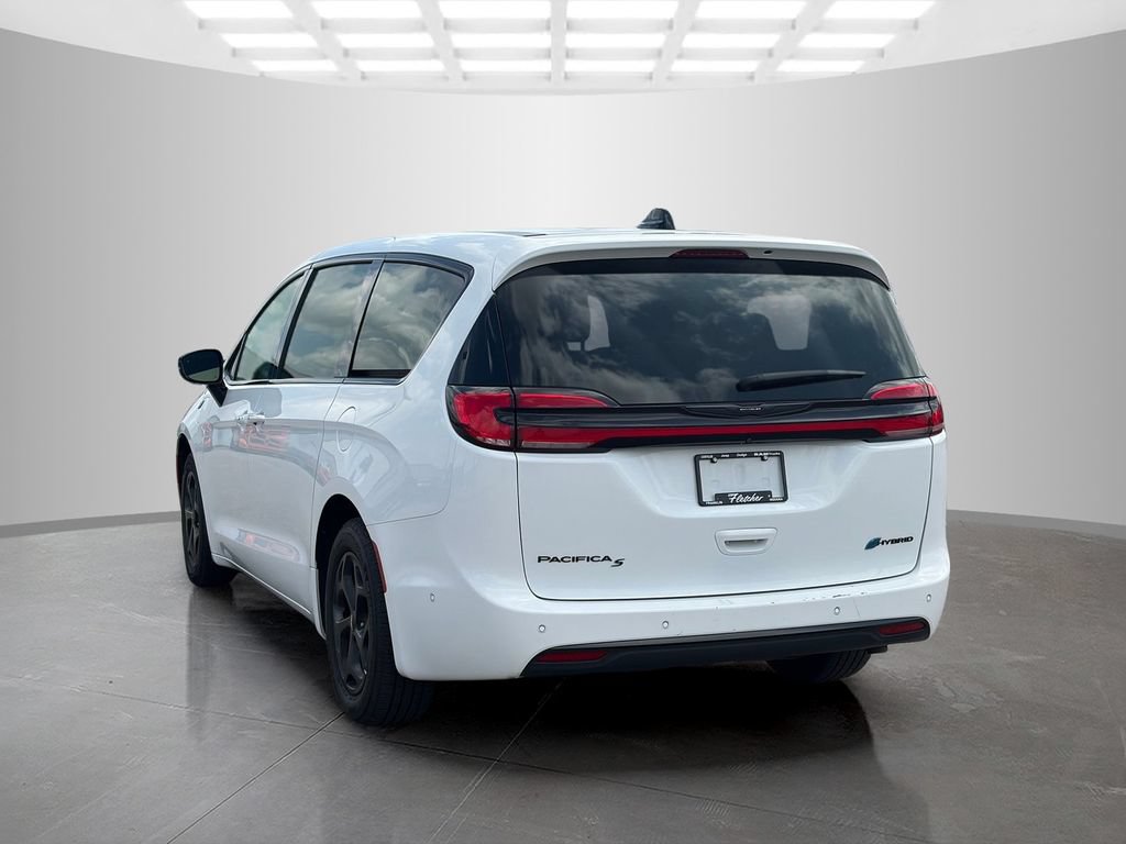 Used 2024 Chrysler Pacifica Limited FWD image 5