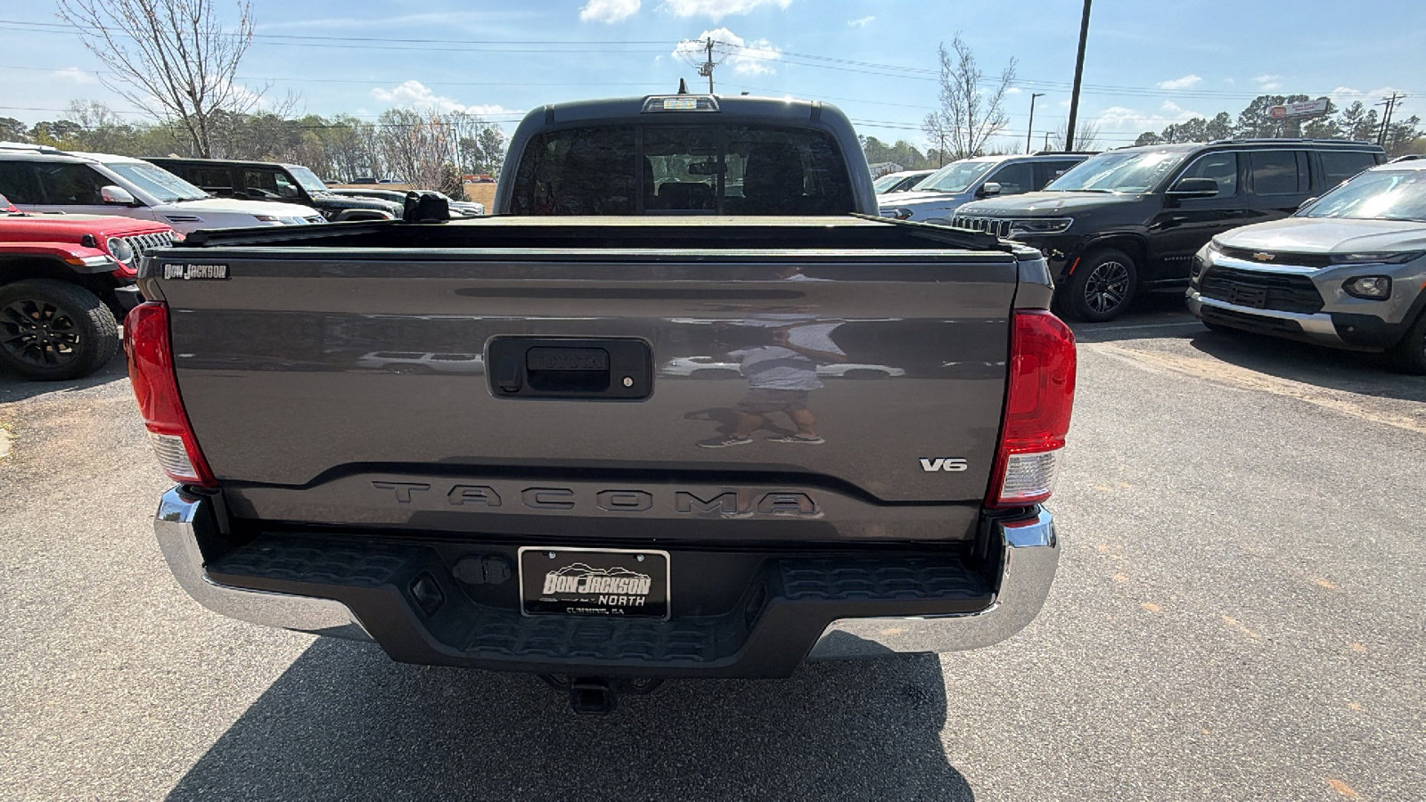 Used 2017 Toyota Tacoma SR5 w/ Tow Package image 9