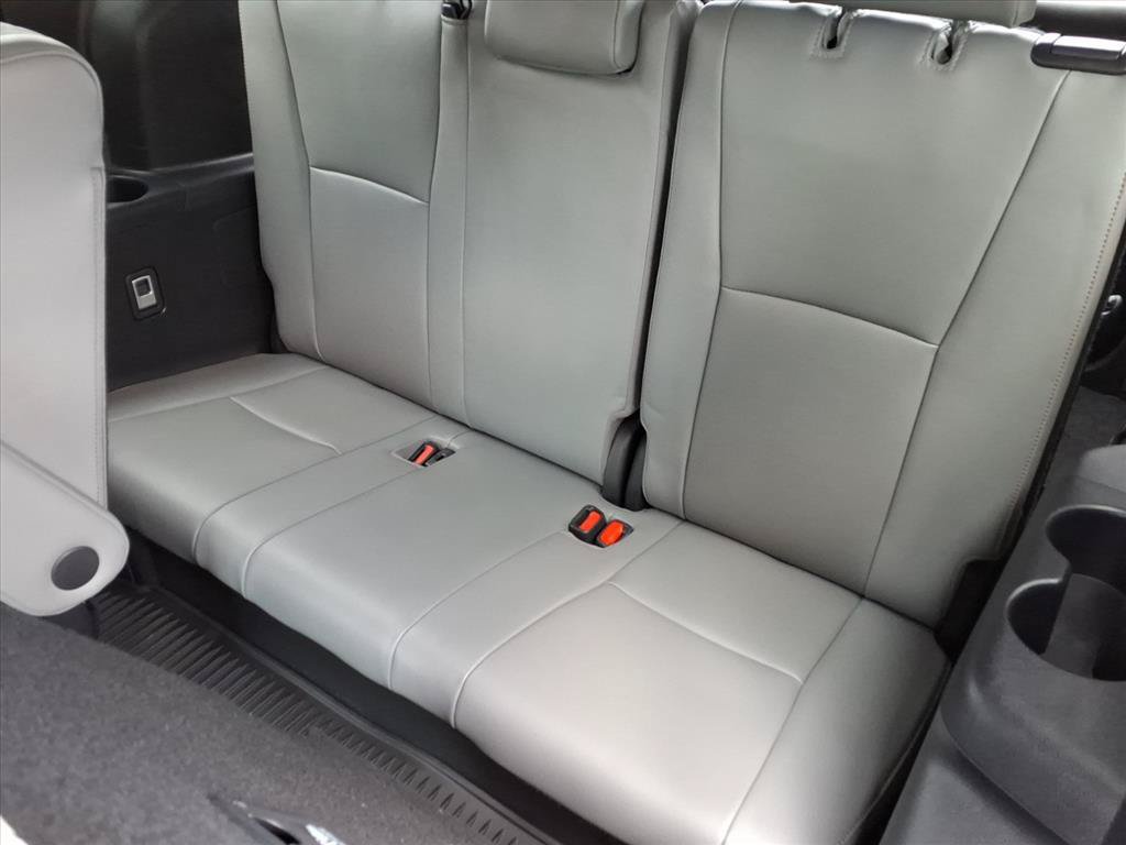 Used 2023 Toyota Highlander Bronze Edition AWD/4WD image 17