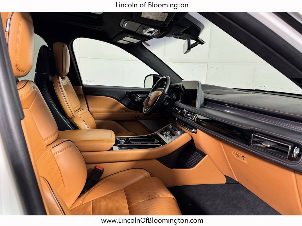 Certified 2023 Lincoln Aviator Black Label AWD/4WD image 16