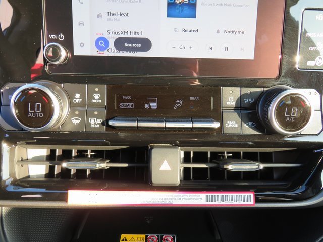 New 2025 Toyota Highlander XLE image 31