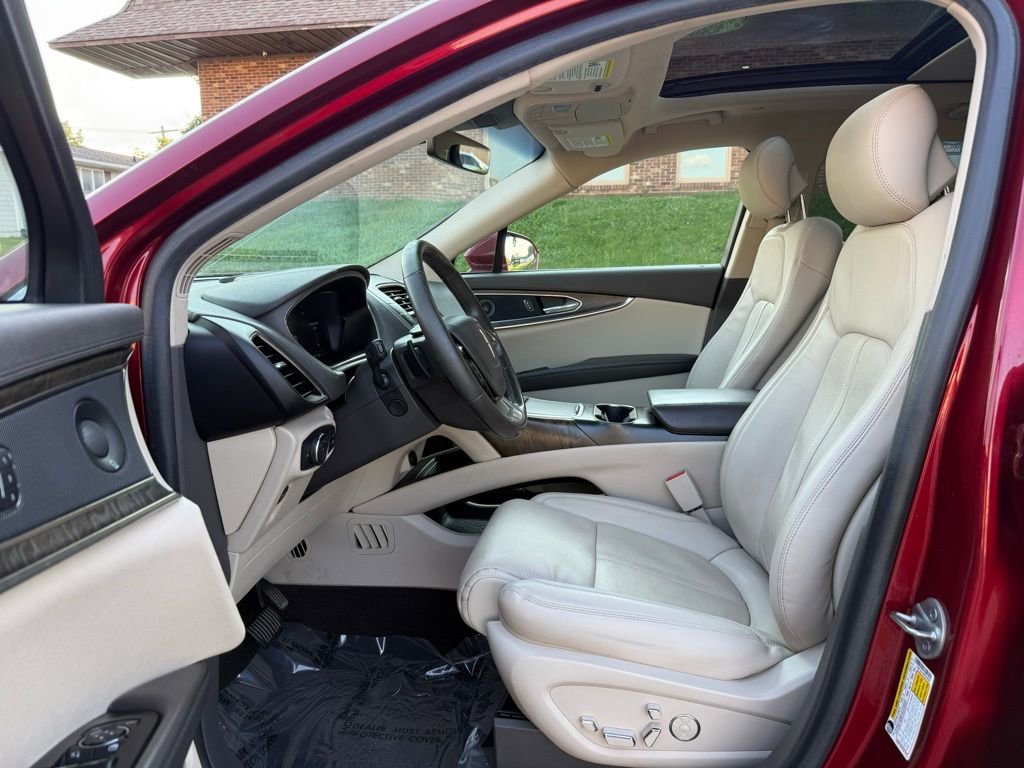 Used 2019 Lincoln Nautilus Reserve image 11