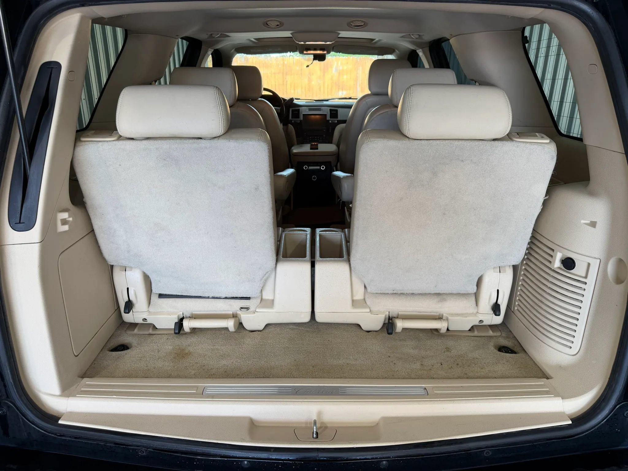 Used 2007 Cadillac Escalade AWD w/ Information Package image 19