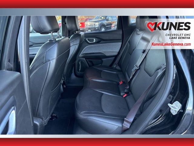 Used 2024 Jeep Compass Latitude image 14