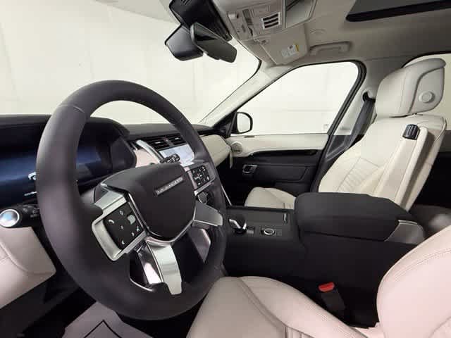 New 2026 Land Rover Discovery S AWD/4WD image 17