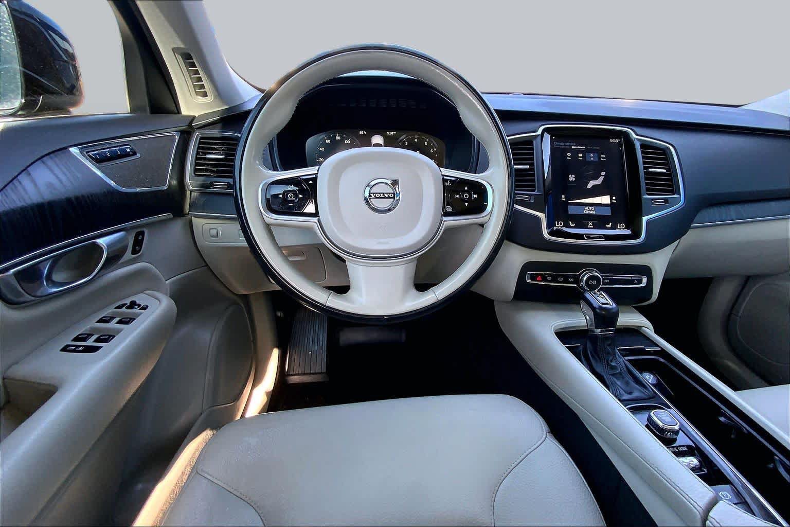 Used 2020 Volvo XC90 T5 Momentum w/ Protection Package Premier FWD image 6