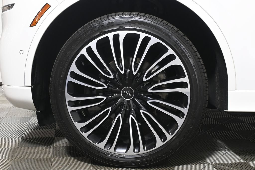 Used 2024 Lincoln Aviator Black Label AWD/4WD image 12