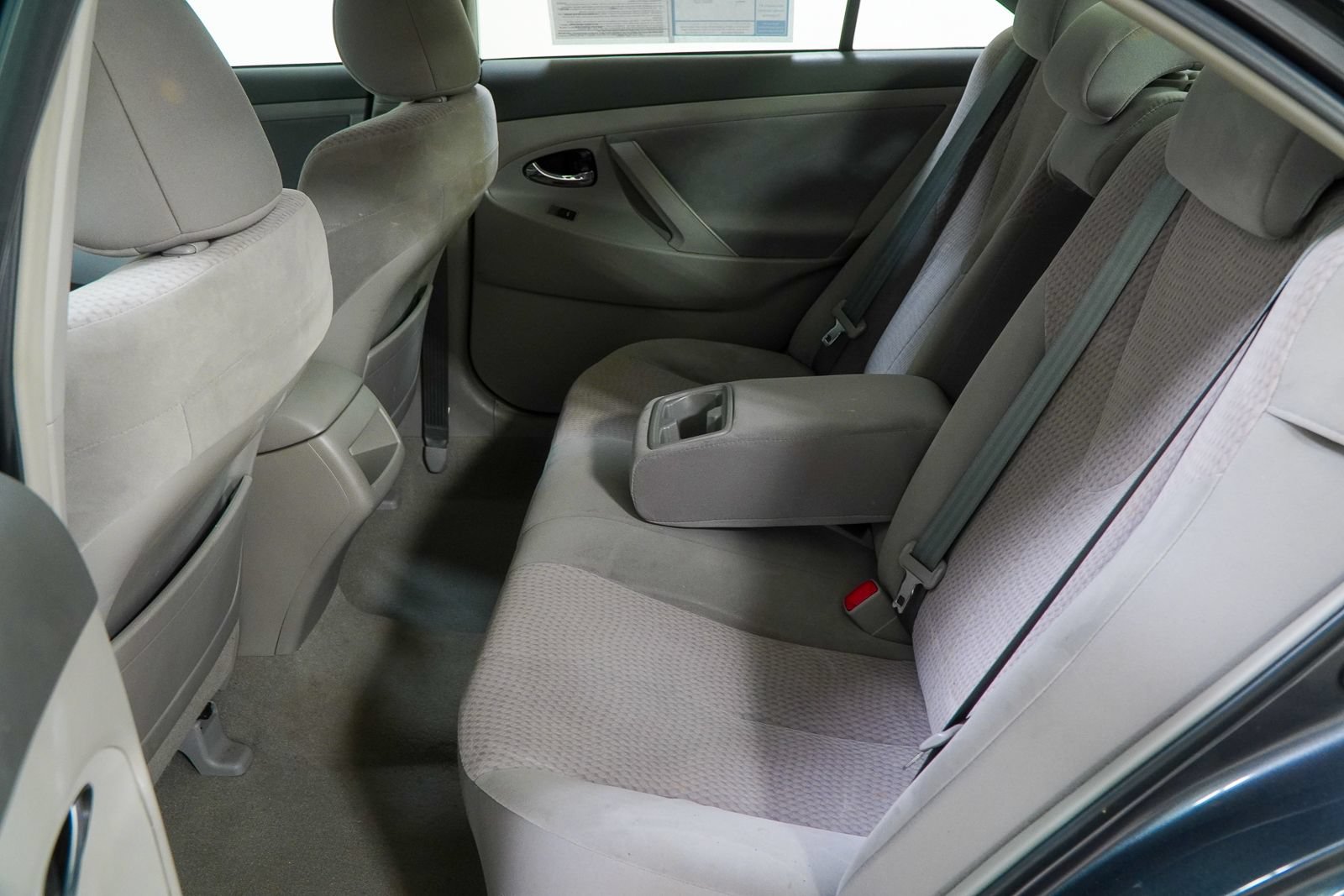 Used 2011 Toyota Camry LE FWD image 36