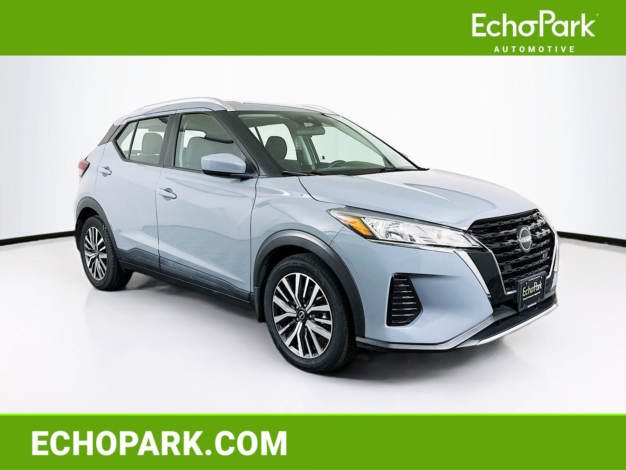 Used 2022 Nissan Kicks SV FWD image 1