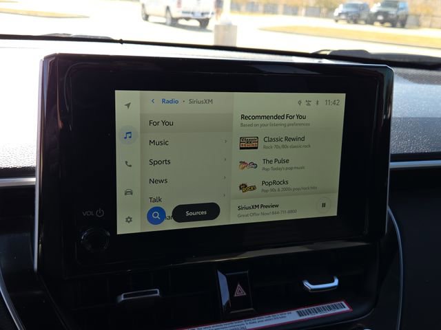 Used 2024 Toyota Corolla Cross XSE w/ Convenience Package image 21