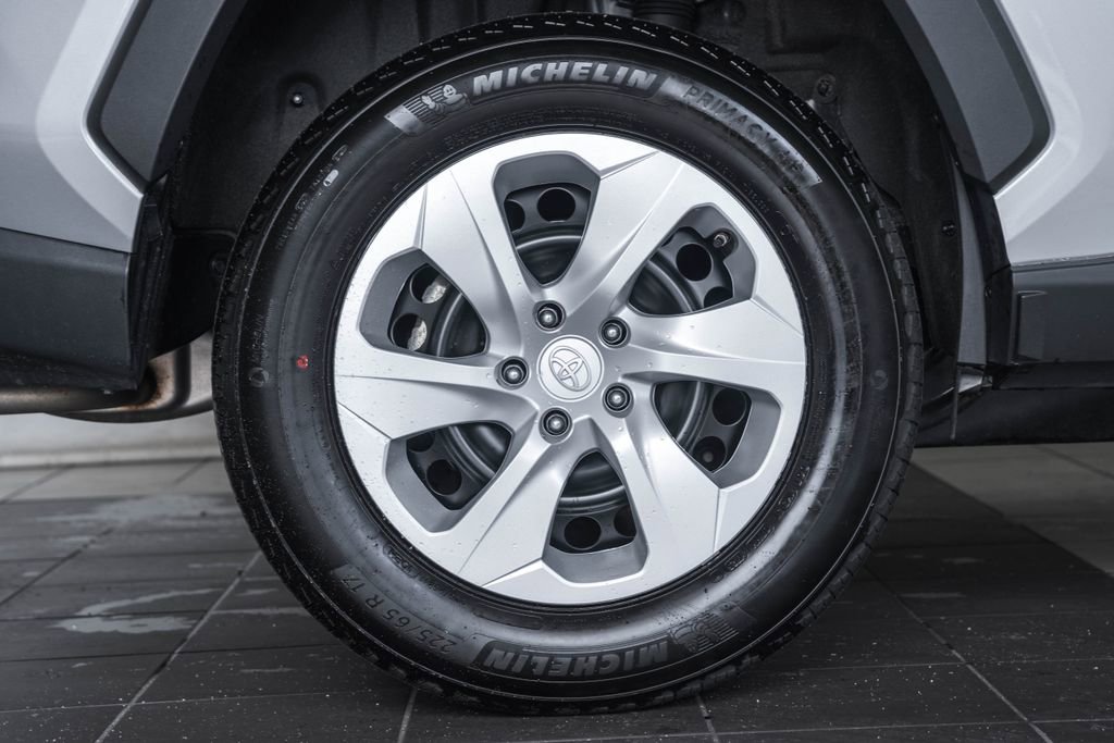 Used 2025 Toyota RAV4 LE image 15