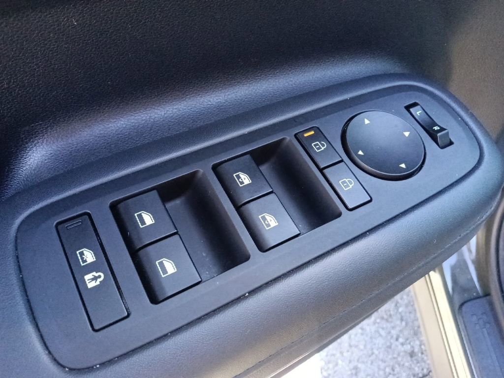 Used 2025 Hyundai Santa Fe XRT image 13