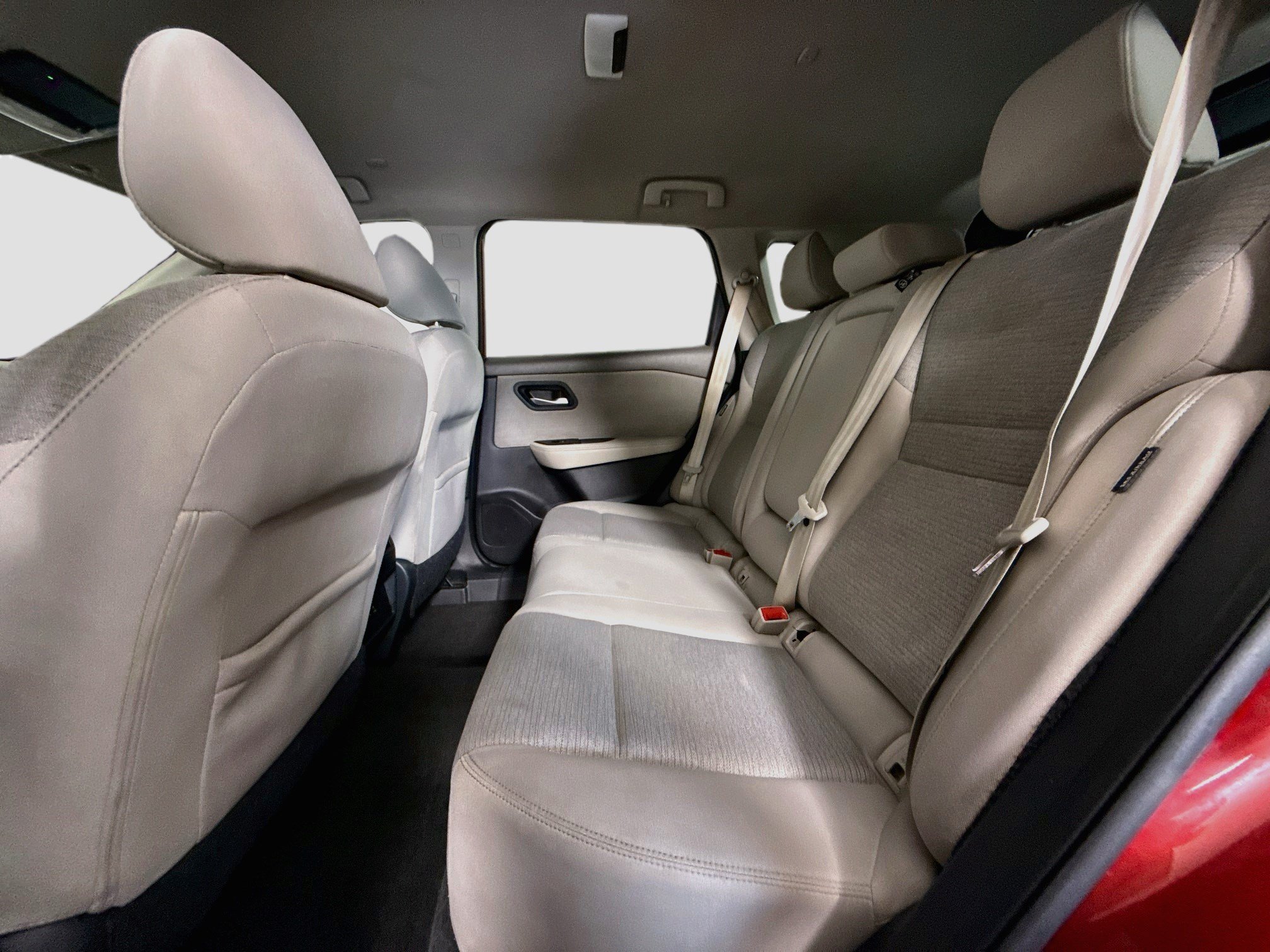 Used 2022 Nissan Rogue SV FWD image 25