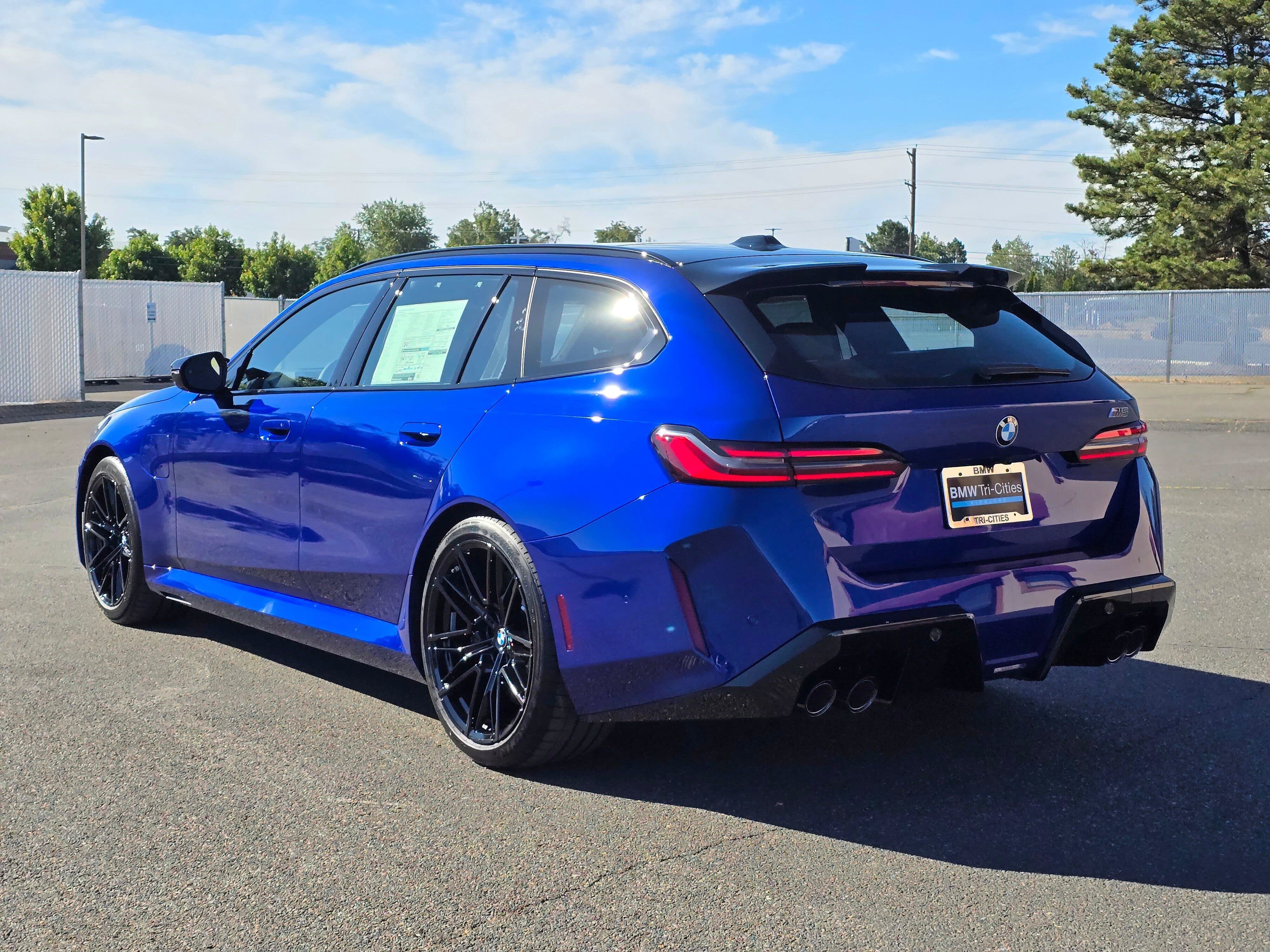 New 2027 BMW M5 Touring AWD/4WD image 4