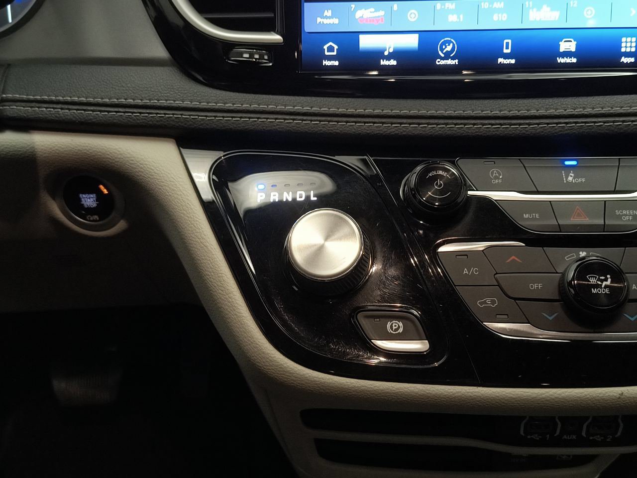 Used 2022 Chrysler Pacifica Touring-L AWD/4WD image 21