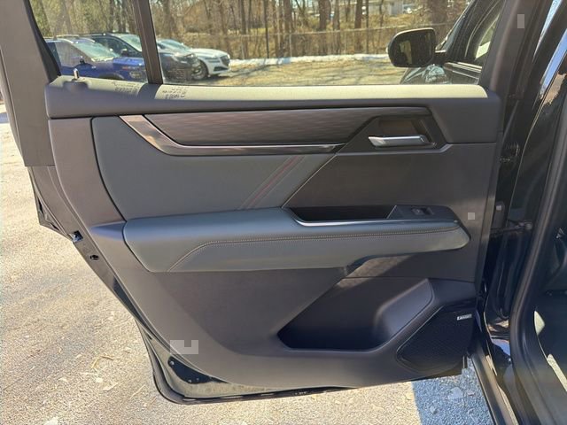 Used 2024 GMC Acadia AT4 w/ Luxury Package image 16