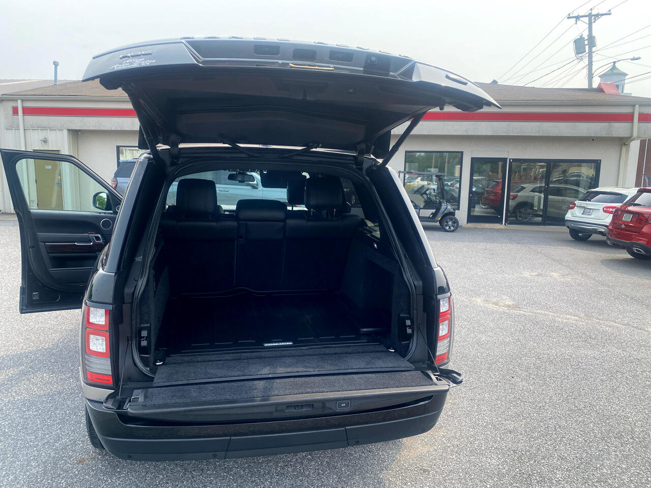 Used 2014 Land Rover Range Rover HSE image 12