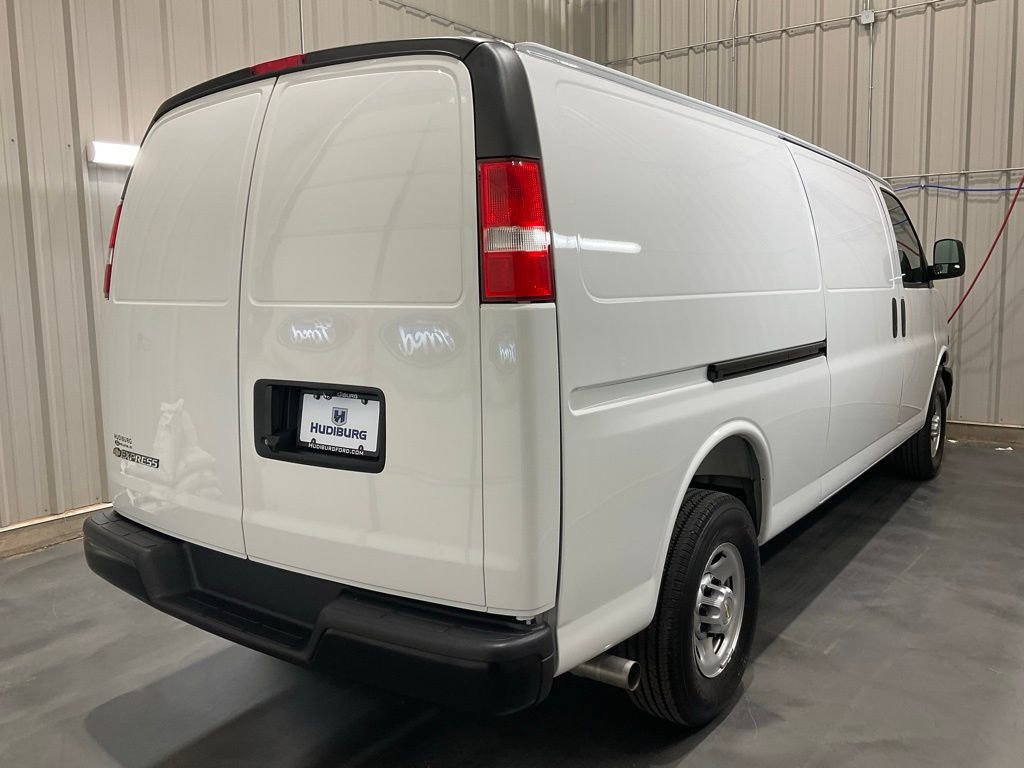 Used 2025 Chevrolet Express 2500 Extended w/ Driver Convenience Package RWD image 22