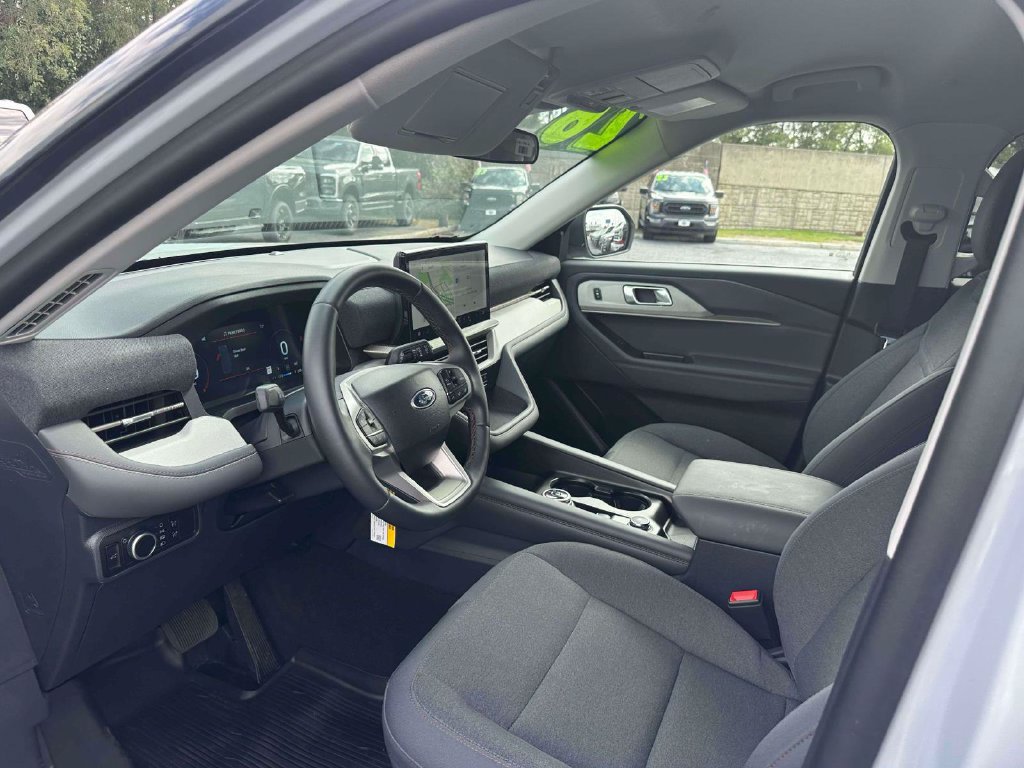 Used 2026 Ford Explorer Active AWD/4WD image 15