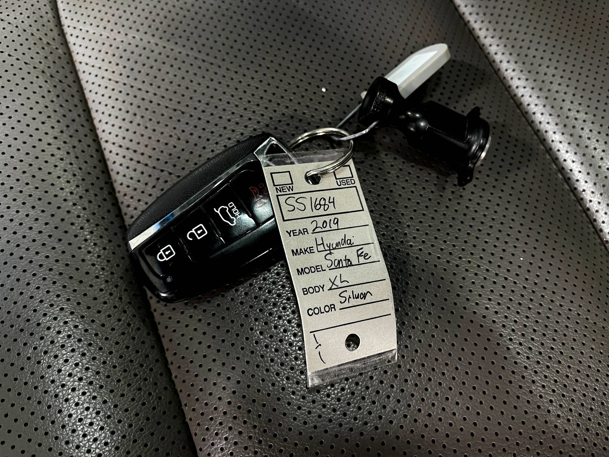 Used 2019 Hyundai Santa Fe XL AWD/4WD image 39