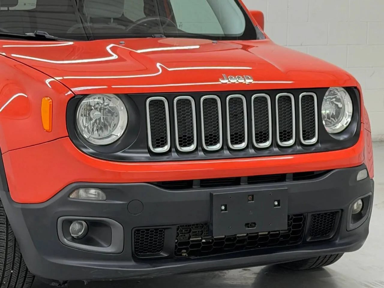 Used 2017 Jeep Renegade Latitude FWD image 44