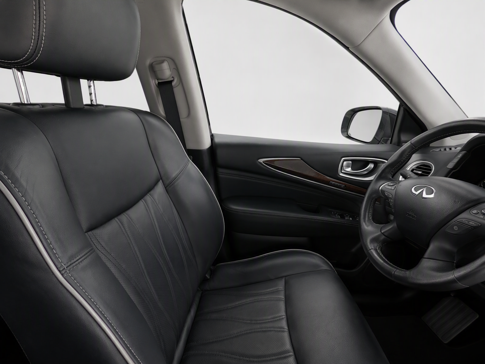 Used 2018 INFINITI QX60 Luxe w/ Deluxe Technology Package AWD/4WD image 16