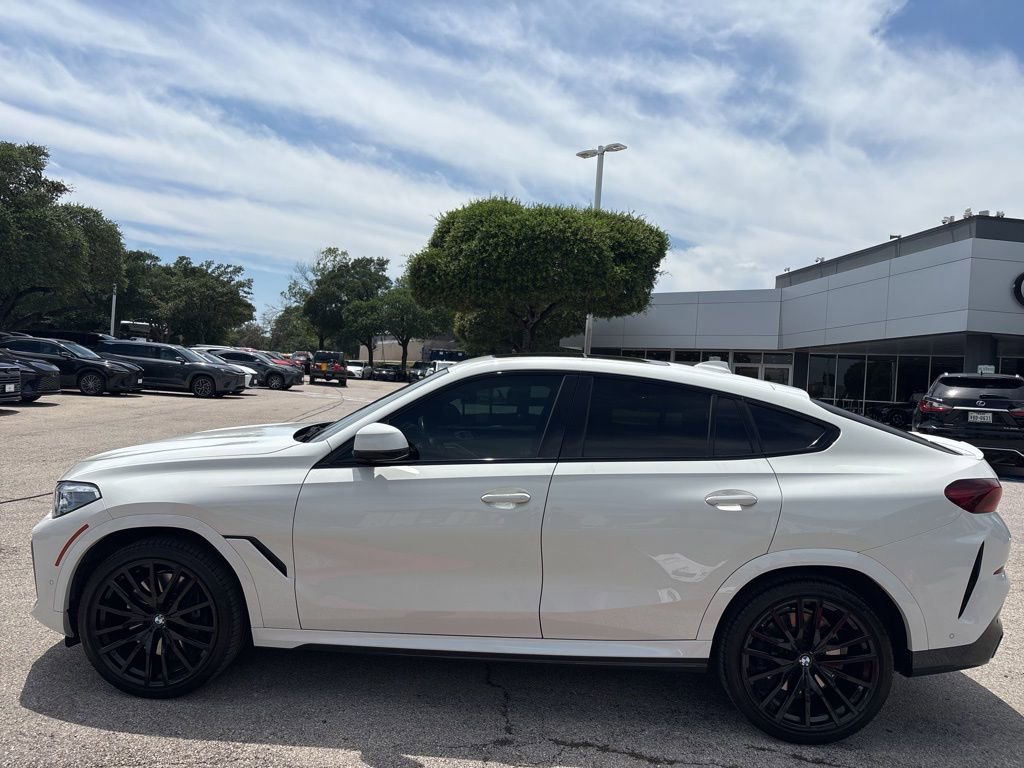 Used 2021 BMW X6 M50i w/ Executive Package AWD/4WD image 2