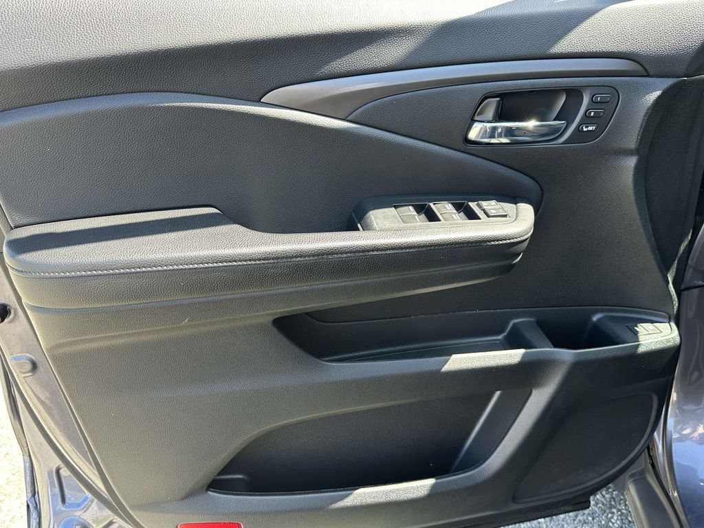 Used 2021 Honda Pilot Special Edition image 16