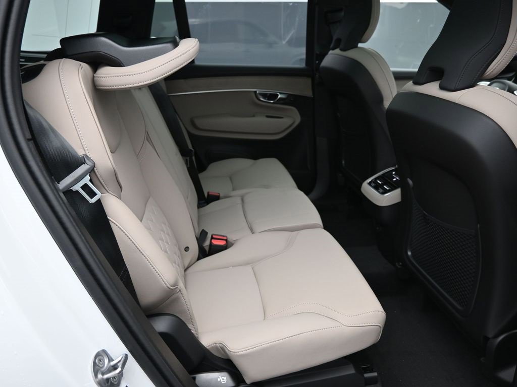 New 2026 Volvo XC90 B6 Plus w/ Protection Package Premier image 35