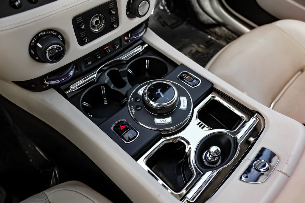 Used 2014 Rolls-Royce Wraith RWD image 17