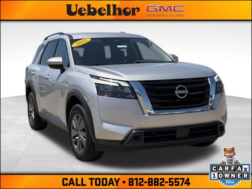 Used 2025 Nissan Pathfinder SV AWD/4WD image 1